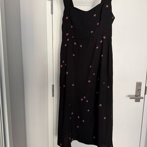 Park & Fifth Elegant Black Midi Dress with Pink Accents